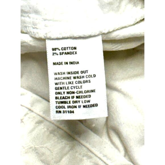 Crown & Ivy Textured Scalloped Shelby Shorts 12 White Vanilla Girl Cottagecore - Picture 4 of 9